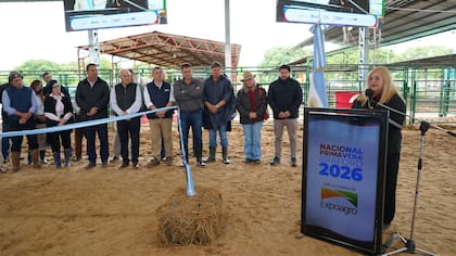 Carmen Delgado, presidenta de la Cámara de Diputados del Chaco, participó de la inauguración en ejercicio de la gobernación