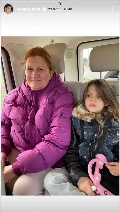 Carmen, la empleada de Wanda Nara que habría quedado varada en Europa, junto a una de las hijas de la empresaria