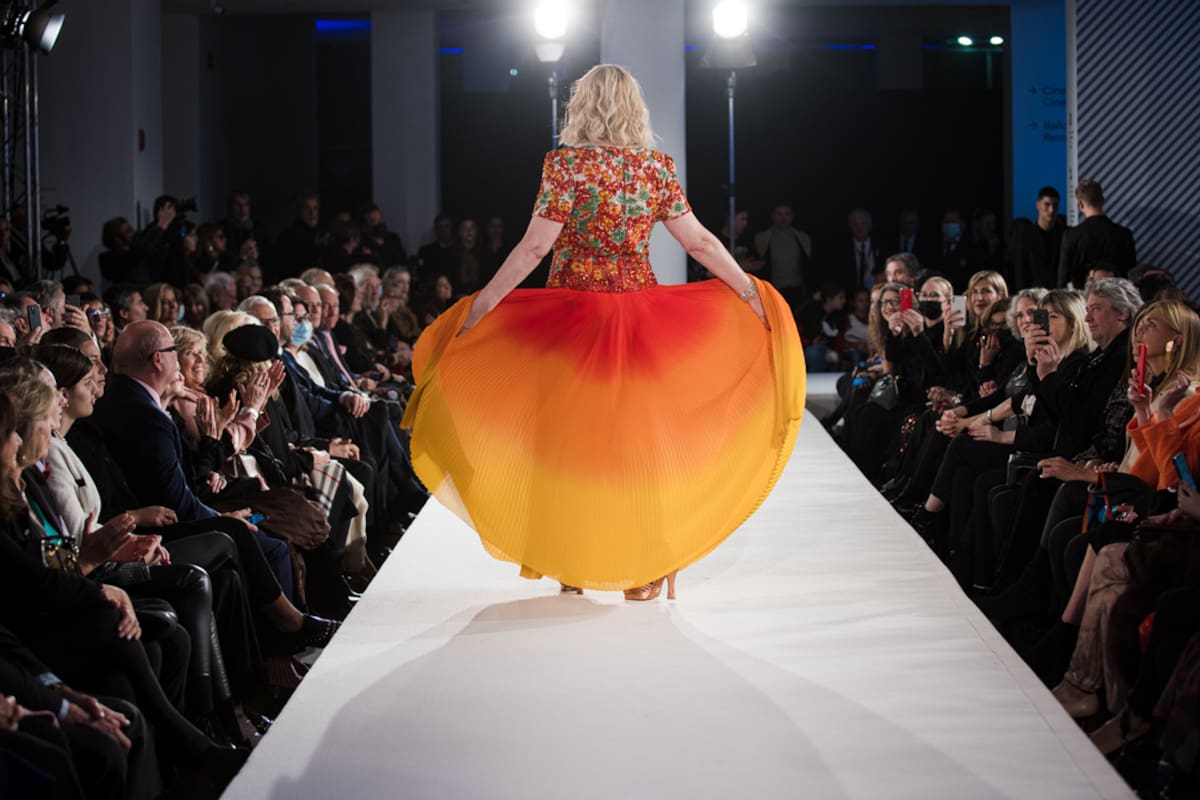 Carmen Yazalde en el desfile de Gino