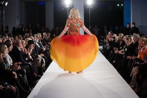 Carmen Yazalde en el desfile de Gino