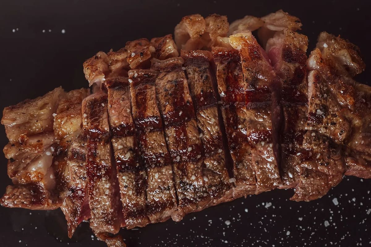 Carne madurada de Madre Rojas, que se ubica en el puesto 47 de los World’s Best Steak Restaurants 2026