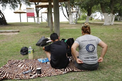 Carnero, la dirigente de la Uocra que está a cargo del cuidado del predio en Berisso