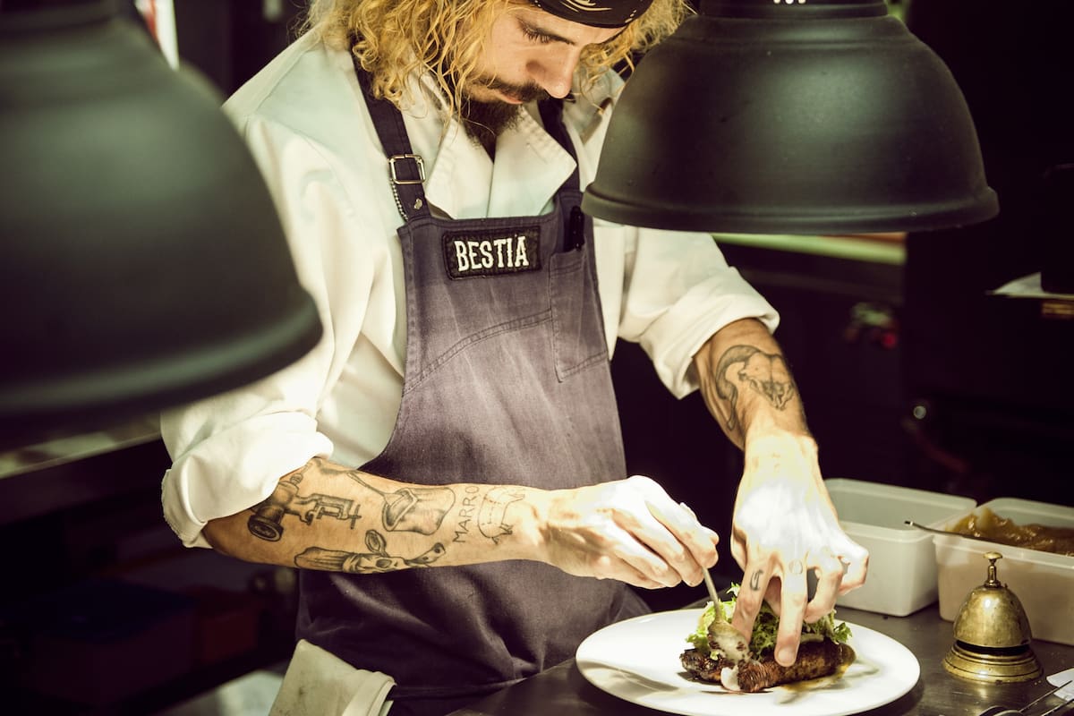 Carnes ahumadas, ceviches, hamburguesas y comida casera. Cuatro lugares para conocer lo que se cocina en San Isidro.