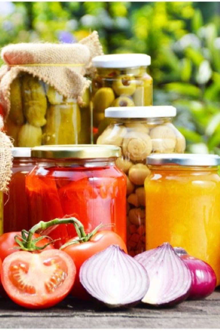 Carnes, mariscos, frutas y verduras para escabechar y enfrascar.