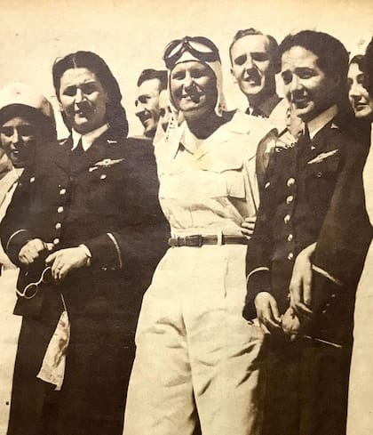 Carola Lorenzini fue pionera primero en automovilismo y después en aviación civil