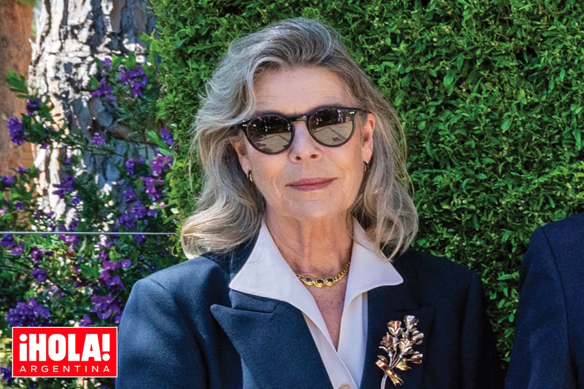 Carolina de Mónaco homenajeó a su madre, Grace Kelly, con la compañía de su hermano, el príncipe Alberto.