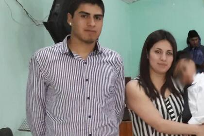 Carolina Epullán tenía un cuchillo clavado en el pecho y Víctor Aravena, un disparo en la sien