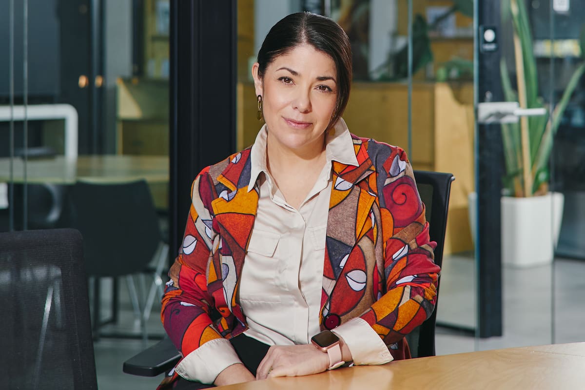 Carolina Escudero: "Propongo la “IA imperfecta” como una tercera vía de mediación entre el rechazo y la fascinación por tecnología"