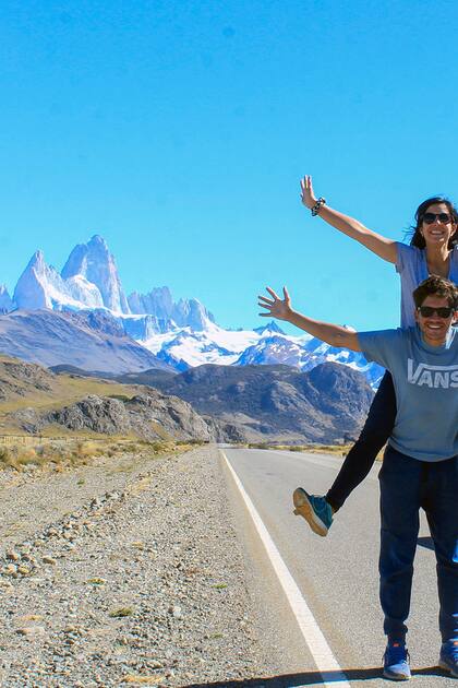 Carolina Fenoy y Santiago Bertaina hace casi dos años que llevan una vida itinerante y planean llegar hasta Alaska en su camper
