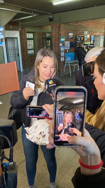Carolina Losada, cuando fue a votar