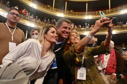 Carolina Losada durante la convención radical, en La Plata