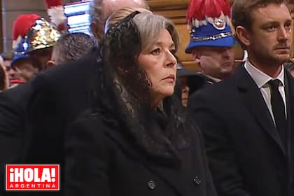 Carolina Luisa Margarita Grimaldi Kelly nació en Montecarlo el 23 de enero de 1957). Princesa de Mónaco y princesa de Hannover es la hermana mayor del príncipe Alberto II y de la princesa Estefanía.