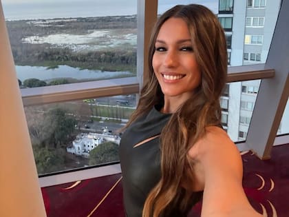 Carolina "Pampita" Ardohain marca tendencia con su estilo