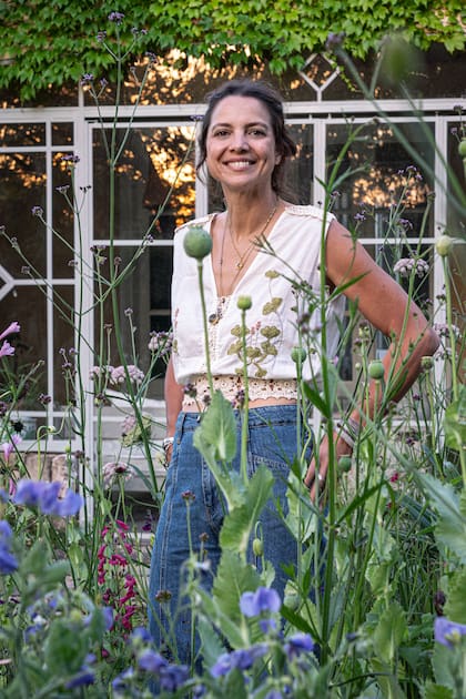 Carolina Pell se formó en el área de agronomía y, a través de esta, encontró su pasión por los jardines.