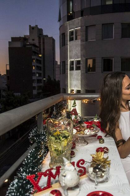 Carolina Schworer pasó la Navidad de 2020 con su hija en el balcón de su casa