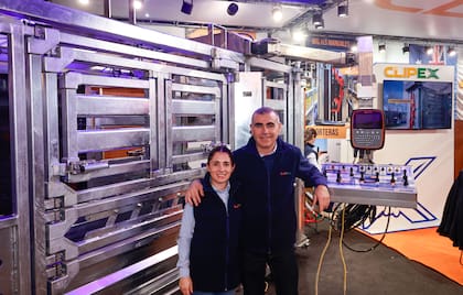 Carolina Serrani y Leonardo Ruiz, en la Exposición Rural de Palermo