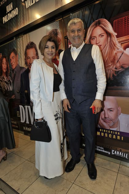 Carolina y Osvaldo Papaleo estuvieron entre los invitados famosos a la función de prensa de la obra