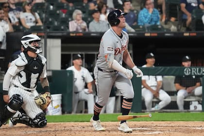 Carpenter dispara tres jonrones y los Tigres logran 40 victorias al aplastar 13-1 a Medias Blancas
