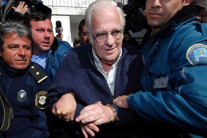 Carrascosa al salir de los tribunales en agosto de 2007