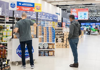 Carrefour está ampliando la cantidad de locales que están abiertos las 24 horas