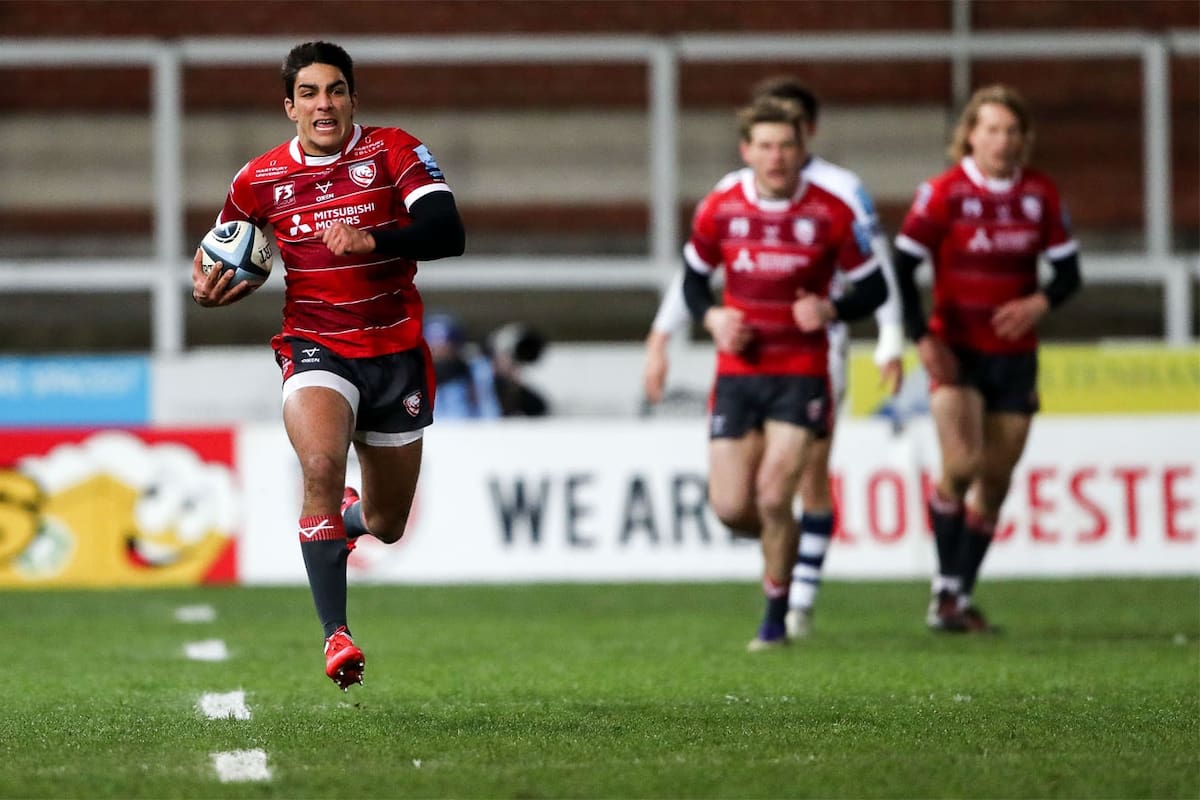 Carreras le hace honor a su apellido: su estilo llama la atención en la Premiership.
