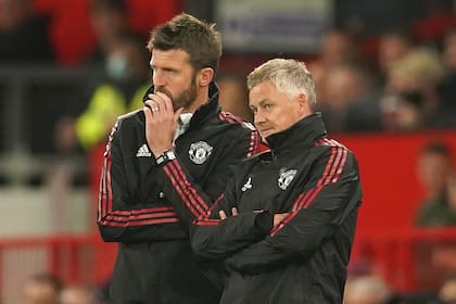 Carrick se convierte en el sexto técnico del Man United en enfrentar a Guardiola