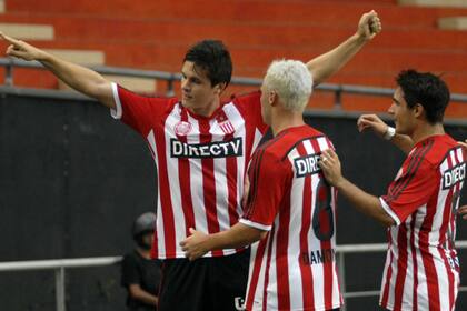 Carrillo, de penal, le dio el triunfo a Estudiantes que la próxima semana jugará el clásico ante Gimnasia