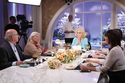 Carrió anunció el sábado a la noche, en el programa de Mirtha Legrand, que ampliaría su denuncia contra Lorenzetti. Si bien tiene pocas chances, es una amenaza latente