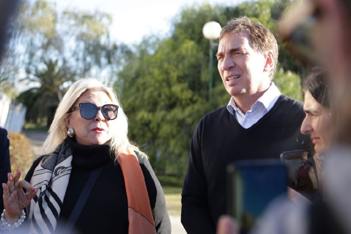 Carrió recorrió hoy Azul y Olvarría junto a Santilli; ratificó su apoyo al candidato de Larreta