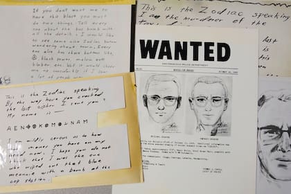 Cartas y retrato robot de Zodiac, en una imagen tomada en 2018