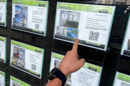 carteles de compra venta de departamentos, créditos hiptecarios. alquileres ventas