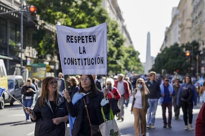 Carteles de protesta en la marcha del campo