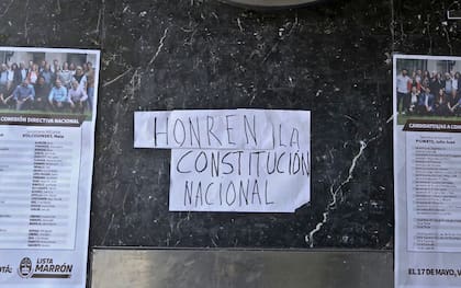 Carteles frente al Consejo de la Magistratura