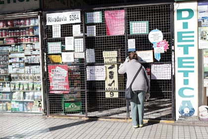 Carteles que ordenar las nuevas formas de atención.