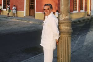 CARTHAGENA - FEBRUARY 20: Colombian writer and Nobel prize in literature winner Gabriel Garcia Marquez poses for a portrait session on February 20,1991 in Carthagena, Colombia. (Photo by Ulf Andersen/Getty Images)