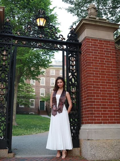 Carys, la hija de 22 años de Michael Douglas y Catherine Zeta-Jones, finalizó sus estudios universitarios (Foto: Instagram @carys.douglas)