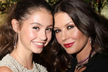 Carys Zeta Douglas heredó la belleza y estilo de sus padres