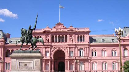 Hay 21 ministerios, 87 secretarías, 207 subsecretarías y 687 direcciones