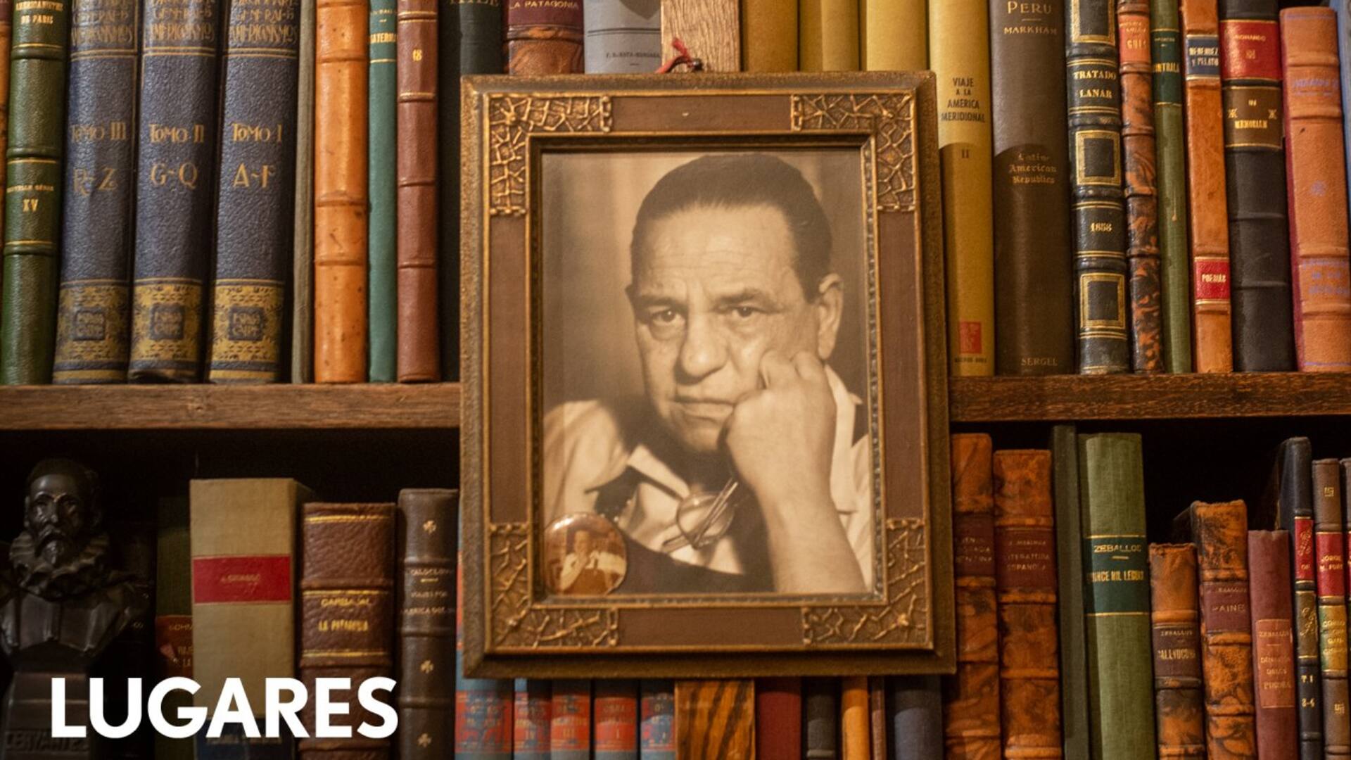 Bartolomé J. Ronco. En vida llegó a reunir más de 300 ediciones del Quijote y 150 del Martín Fierro.