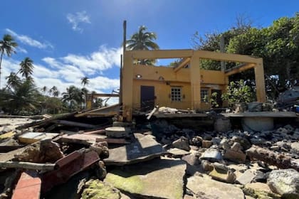 Casa abandonada detrás de la vivienda de Janet, en Villa Cristiana, Loíza, Puerto Rico