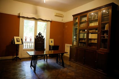 La biblioteca, el mobiliario y los objetos de Oliverio Girondo y Norah Lange forman parte del Museo de Arte Hispanoamericano Isaac Fernández Blanco