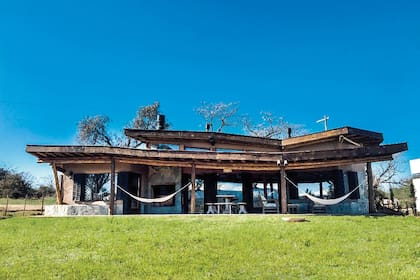Casa de quincha en Córdoba, estudio Hombre de Barro. Gentileza: Alojamiento Ojo de Perdiz.
