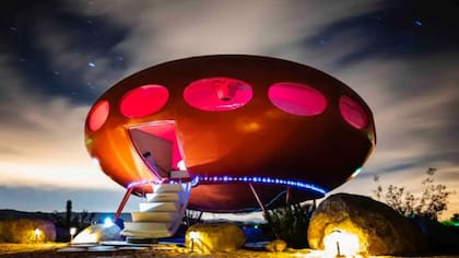 Casa del Futuro está en el Parque Nacional Joshua Tree en California, Estados Unidos.
Foto: Airbnb