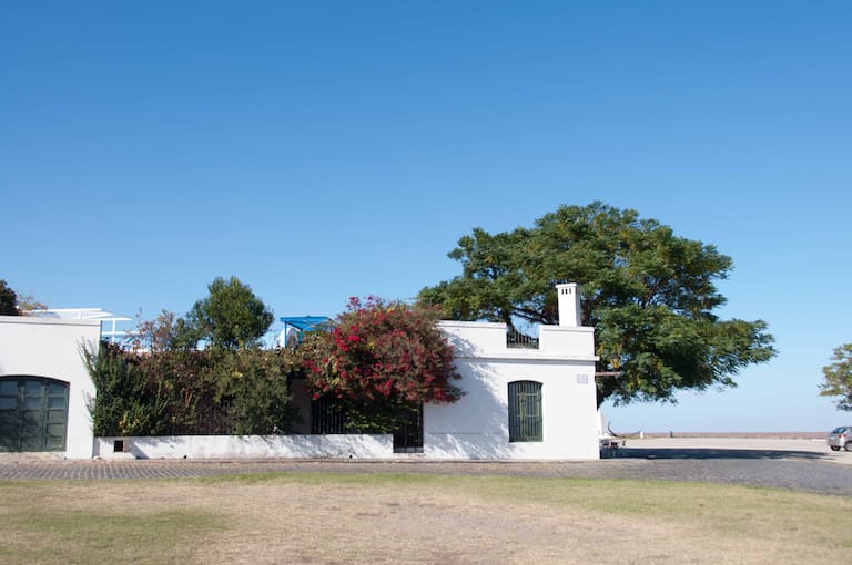 Casa La Mirandina de Estudio Clorindo Testa en Colonia del Sacramento, Uruguay.