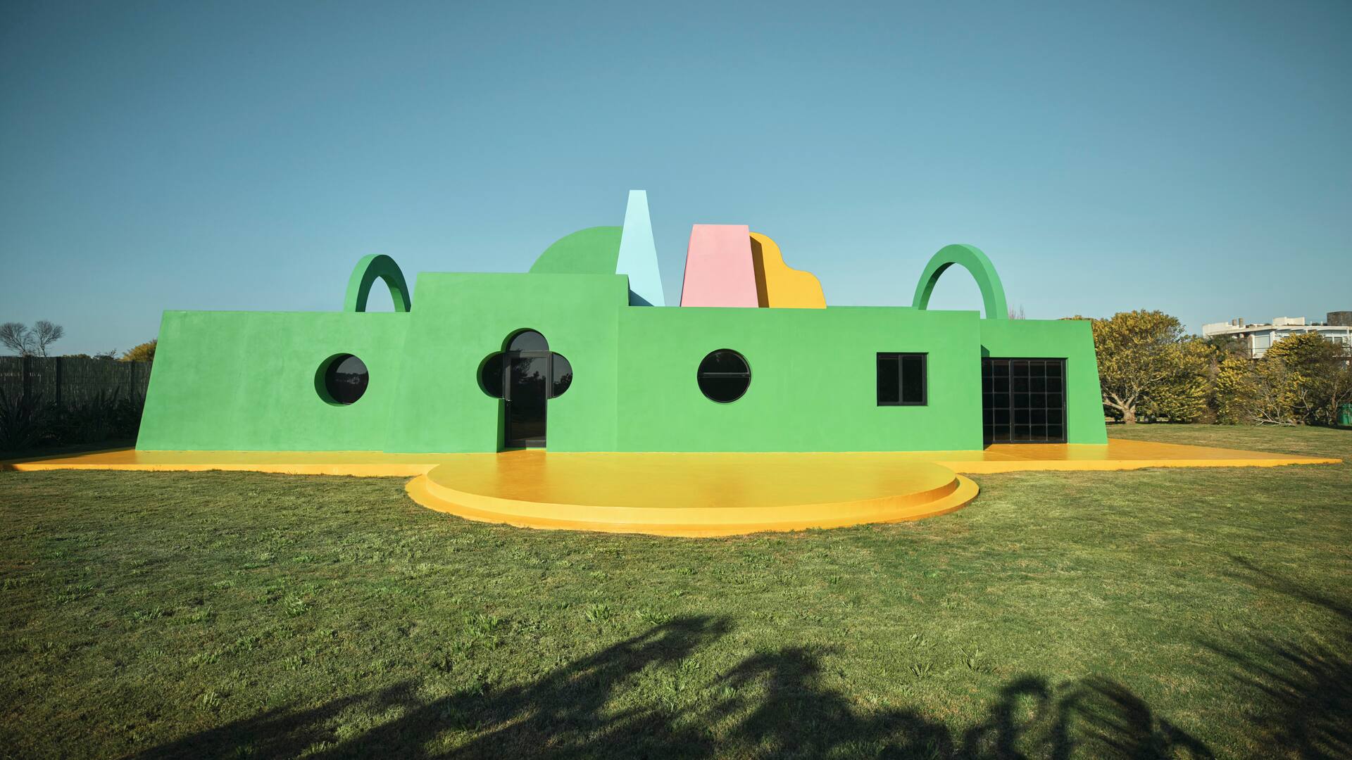 Casa Neptuna, residencia para artistas diseñada por Giménez en Uruguay