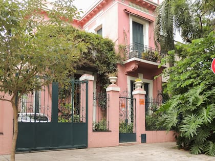 Casa pintoresca del barrio.