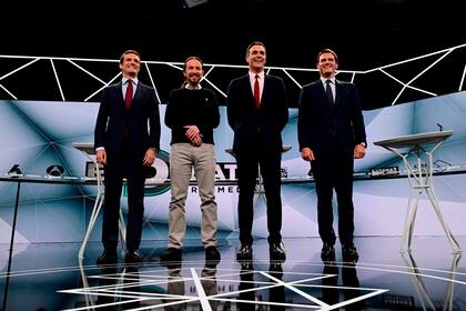 Casado, Iglesias, Sánchez y Rivera, antes de empezar el debate, en Madrid