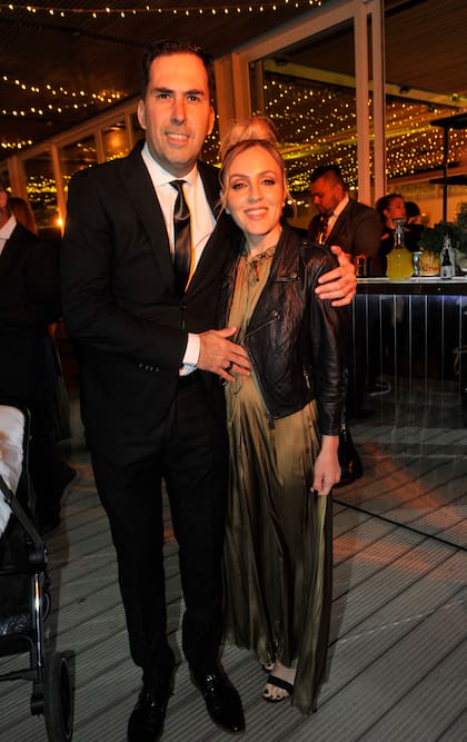Cora de Barbieri junto a su pareja, el periodista deportivo Martín Arévalo