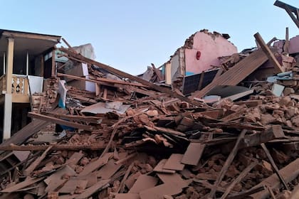 Casas dañadas después del terremoto en Thaple en Jajarkot, en el extremo occidental de Nepal