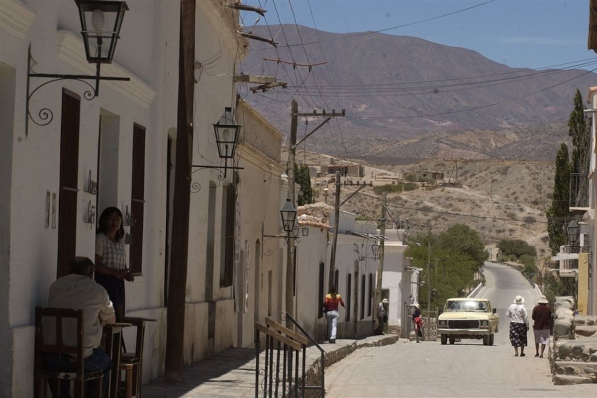 Casas de adobe, cerros de colores y vecinos dispuestos a recordar anécdotas en cada esquina